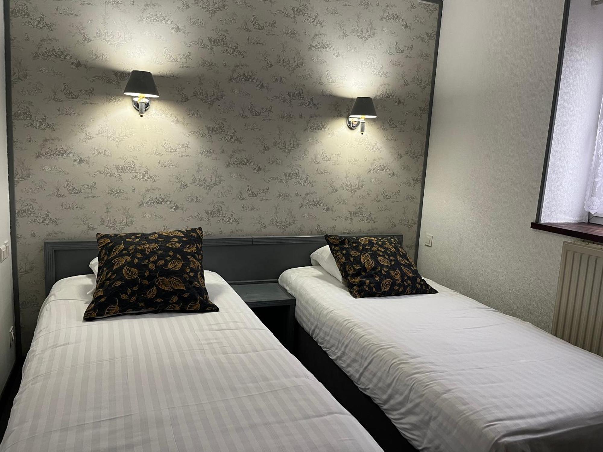 Hotel Val Saint Hilaire Givet Exterior photo